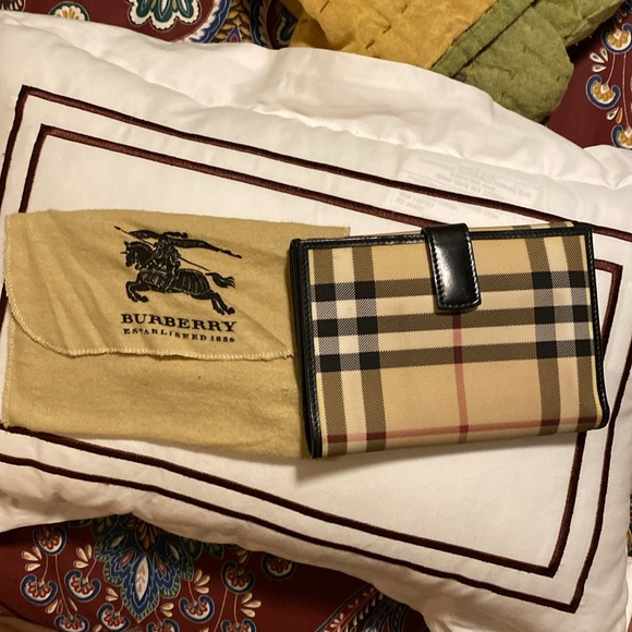 Authentic Burberry Wallet - Picture 6 of 16